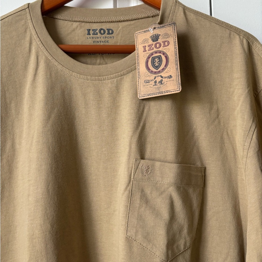 NWT Izod Luxury Sport Vintage Men’s SS Pocket Tee T-Shirt Sandstorm Size XL NEW - Picture 2 of 5